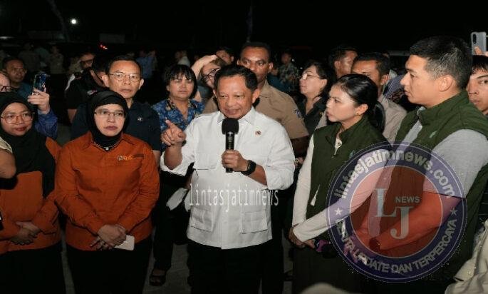 Pastikan Program Unggulan Presiden Berjalan, Mendagri Tinjau Program Perumahan Rakyat di Tomohon