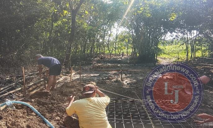 Rakit Besi Pondasi Jadi Penentu, Pembangunan Jembatan Garuda di Cerme Dikebut