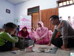 Hari Jadi YKB ke-46, Kapolres Bojonegoro Beri Hadiah Laptop Bocah Jago Perbaiki Elektronik