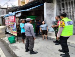 Bersama Bhabinkamtibmas & Linmas Babinsa Sudiroprajan Laksanakan Patroli, Jaga Kondusifitas Lingkungan