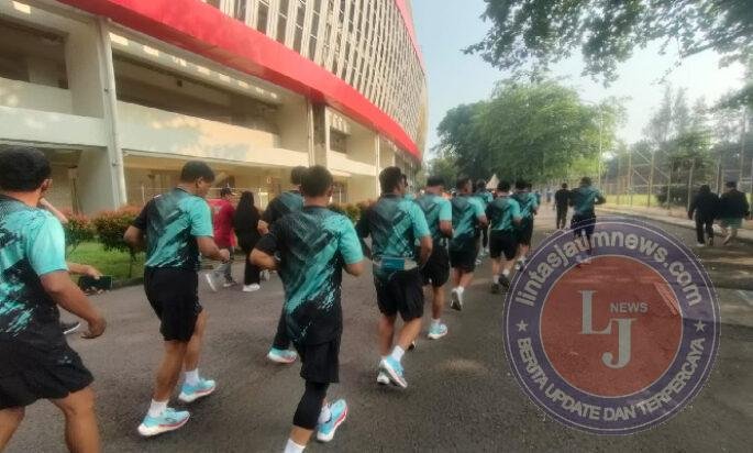 Jaga Stamina Tetap Prima, Prajurit Kodim Solo Laksanakan Lari Pagi