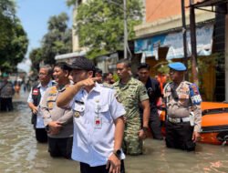 Dandim 0735/Surakarta Bersama Forkopimda Tinjau Kondisi Banjir di Kelurahan Joyotakan
