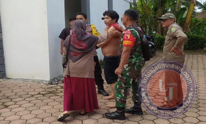 TNI-Polri dan Pemda Trenggalek Evakuasi ODGJ ke RSUD, Perkuat Sinergi Penanganan Sosial
