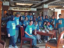 Semarak, Peluncuran Buku Karya Alumni Stikosa AWS di Quds Royal Hotel Surabaya