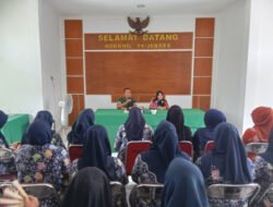 Danramil Berikan Pengarahan, Anggota TNI Dan Persit Ranting 05 Koramil 04/Jebres