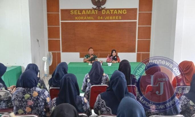 Danramil Berikan Pengarahan, Anggota TNI Dan Persit Ranting 05 Koramil 04/Jebres