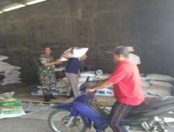 Monitoring Stok Pupuk, Peran Aktif Babinsa Kodim Ponorogo Sejahterakan Petani