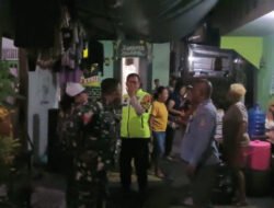 Wujudkan Wilayah Aman & Kondusif, Piket Koramil 04/Jebres Laksanakan Patroli Malam Bersama Bhabinkamtibmas & Linmas