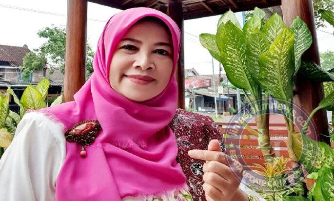 Umuronah, S.ST, M.Kes : Madrasah Pertama Anak, Perempuan Harus Memiliki Kecerdasan dan Pengetahuan