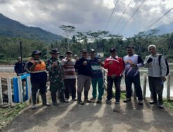 Koramil 0801/07 Ngadirojo Gotong Royong Bersihkan Irigasi Saluran Air Bersama GHIPPA