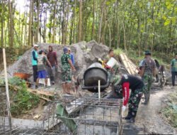 Medan Sulit Lokasi Pembangunan Jembatan Perintis Garuda di Ponorogo, TNI dan Rakyat Tetap Semangat Bekerja