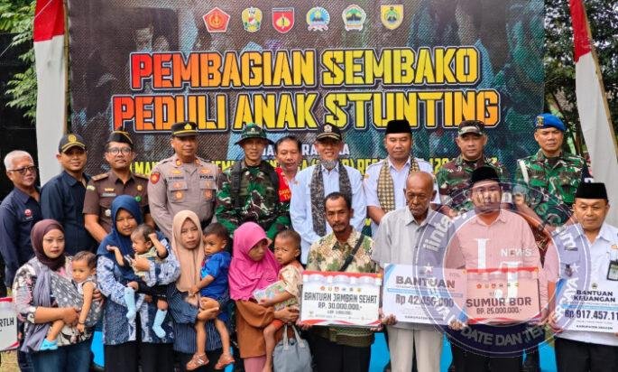 Ratusan paket sembako dibagikan kepada warga pra sejahtera dan keluarga anak stunting