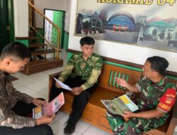 Terima Kunjungan Siswa SMK Warga di Koramil 04/Jebres, Sertu Budiono Sosialisasikan Penerimaan Prajurit TNI