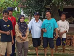 Kerja Bakti Warga Dusun 03 Rt 002 / RW 006 Desa Sutawangi, Bersihkan Dan Memperbaiki SPAL Rumah Tangga