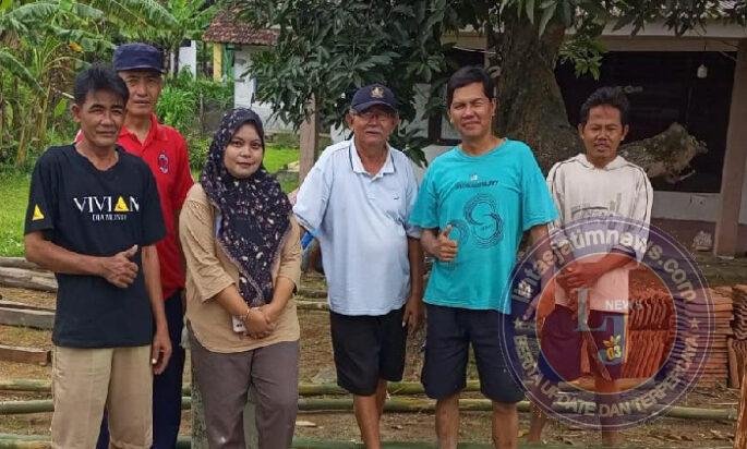 Kerja Bakti Warga Dusun 03 Rt 002 / RW 006 Desa Sutawangi, Bersihkan Dan Memperbaiki SPAL Rumah Tangga