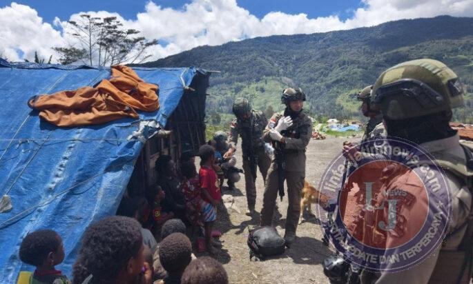 Satgas Damai Cartenz Laksanakan Patroli dan Layanan Kesehatan di Pengungsian Gigobak Sinak, Wujud Nyata Kepedulian kepada Warga