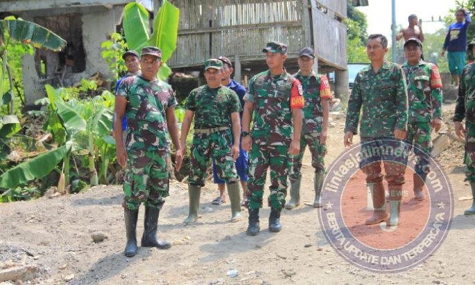 Dandim Trenggalek Tinjau Pembangunan Jembatan Perintis Garuda, Pastikan Kualitas dan Tepat Waktu