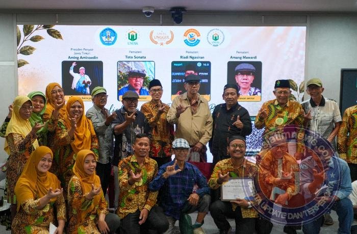 Peringati Hari Puisi Nasional, UnusaLuncurkan Buku Puisi Karya Dosen