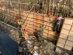 Kuat Bersama Rakyat, Koramil 04/Jebres Pelopori Semangat Gotong Royong Dalam TMMD Sengkuyung Tahap II Di Kelurahan Mojosongo