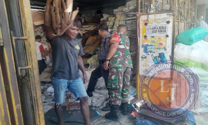 Peran Aktif Babinsa Joyotakan Dalam Pengolahan Bank Sampah