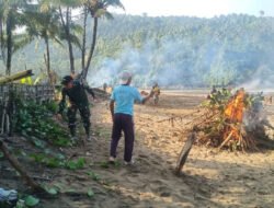 Aksi Babinsa dan Warga di Pantai Blado, Bukti Nyata TNI Hadir untuk Lingkungan