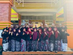 Meriah! Tari Geger Bumi Wengker Warnai Peringatan Hardiknas 2026 di SMPN 1 Pucuk Lamongan