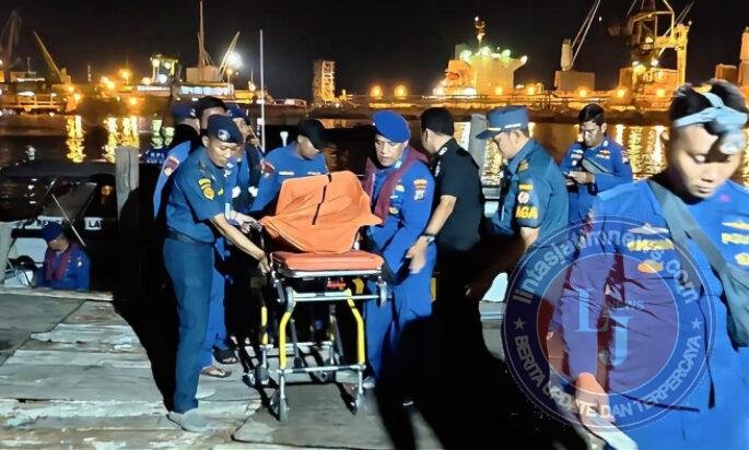Satpolairud Polres Gresik Lakukan Pencarian 2 ABK Hilang Perahu Tenggelam