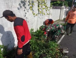 Bersama Tim Saberling, Babinsa Tegalharjo Laksanakan Kerja Bakti Pembersihan Lingkungan