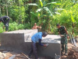 Satgas TMMD Bangun Tempat Penampungan Air Sumur Bor