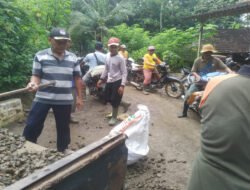 Warga Sukorejo Gotong Royong Langsir Material Jalan