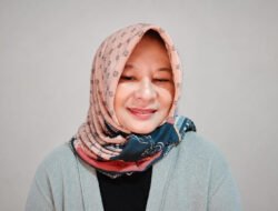 Dr. Dra. Ida Sukowati, M.Hum :Hari Pendidikan dan Pertarungan Budaya Global