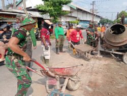 Gass Poll..!! Warga Tak Mau Kalah Semangatnya Dengan Satgas TMMD Sengkuyung Tahap II Di Wilayah Kelurahan Mojosongo