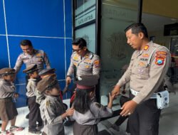 Polisi Sahabat Anak : Polresta Sidoarjo Edukasi Tertib Lalu Lintas Sejak Dini