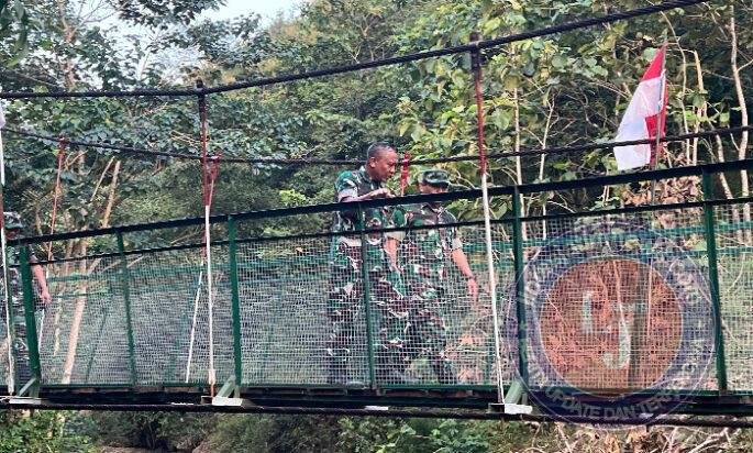 Tim Itjenad Review Hasil Akhir Jembatan Garuda di Pacitan, Percepat Akses Perekonomian Masyarakat