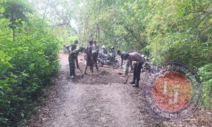 Satgas TMMD Mulai Ratakan Tanah, Tanda Paving Siap Dipasang