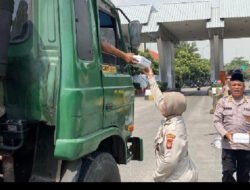 Jumat Berkah Peduli Wujud Kepedulian Polri Dan Sosialisasikan Layanan Polri 110