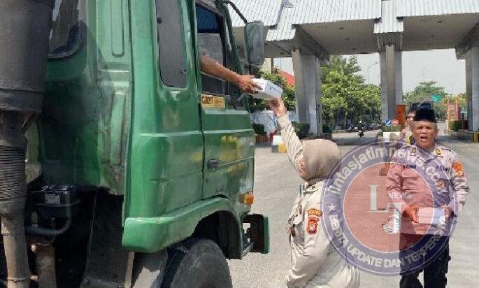 Jumat Berkah Peduli Wujud Kepedulian Polri Dan Sosialisasikan Layanan Polri 110