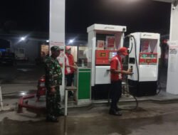 Babinsa Koramil 14 Jatisrono Bersama Linmas Sisir Obyek Vital Demi Jaga Keamanan Warga