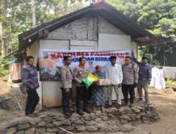Kapolres Pasuruan Blusukan Salurkan Bantuan Sosial ke Warga Kurang Mampu di Pasrepan