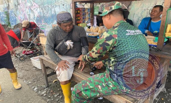 Jaga Kondisi Satgas Tetap Prima, Tim Kesehatan TMMD Sengkuyung Kodim 0735/Surakarta Layani Pemeriksaan & Pelayanan Kesehatan