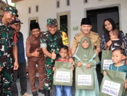 Bupati Serahkan 10 Paket Sembako
