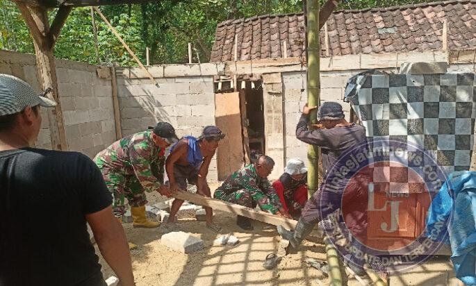 Satgas TMMD Tak Kenal Lelah, Rumah Ibu Manisri Perlahan Berubah Jadi Hunian Layak