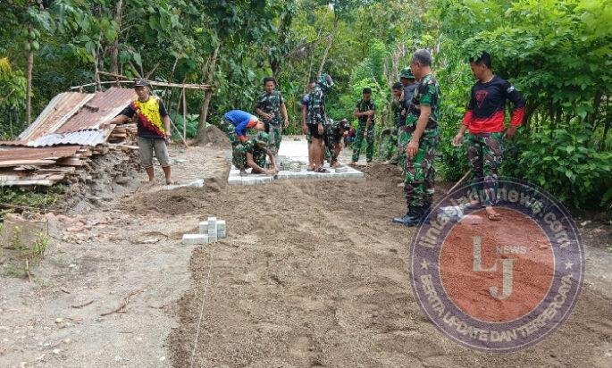 Semangat Satgas dan Warga Tuntaskan Paving Jalan di Sukorejo