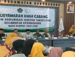 Perkuat Sinergitas Antar Organisasi, Danramil 0801/02 Kebonagung Hadiri Musancab DPAC FDKT