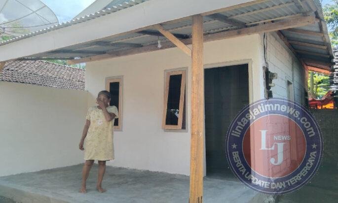 Tangis Bahagia Sri Sukamti Tinggal di Rumah Baru
