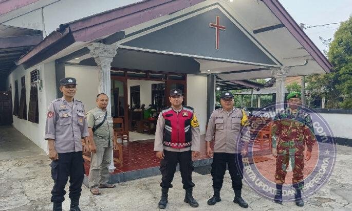 Semangat Toleransi, TNI Polri Lakukan Pengamanan Gereja Ibadah Peringatan Kenaikan Isa Al Masih Di Pacitan