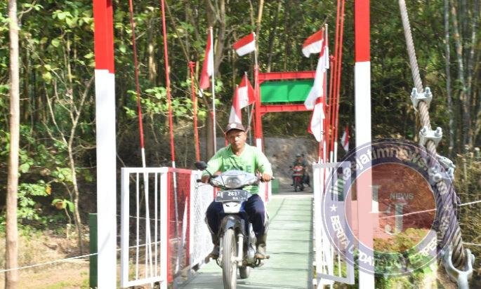 Jembatan Impian Selesai, Anak Sekolah Tidak Lagi Nyeberang Kali
