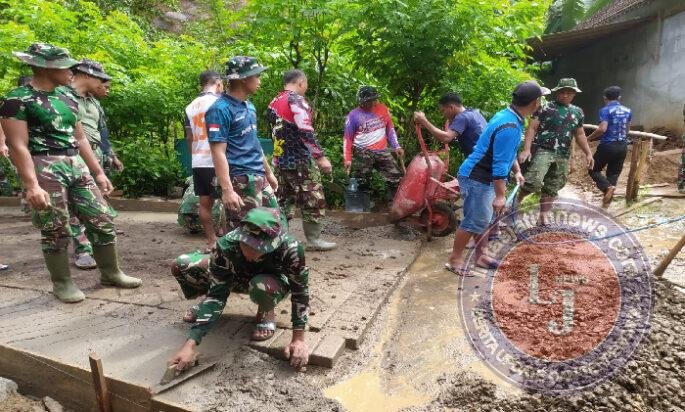 Semangat Tuntaskan Paving Jalan