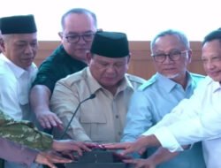 Tito Karnavian Dampingi Presiden Prabowo Resmikan Operasionalisasi 1.061 KDKMP