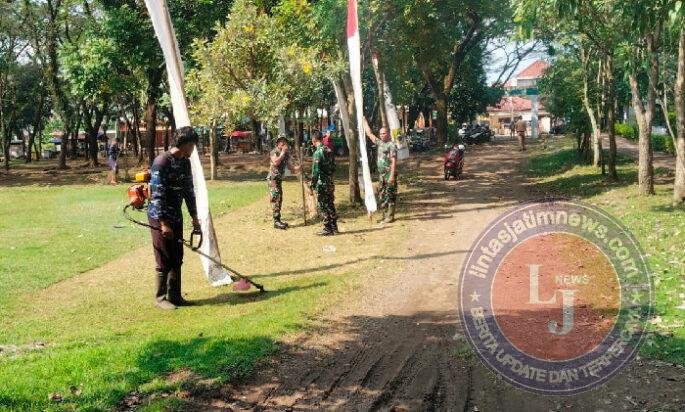 Anggota Satgas TMMD Reguler Ke-128 Kodim 0725/Sragen Percantik Taman Harmoni Desa Puro Jelang Penutupan